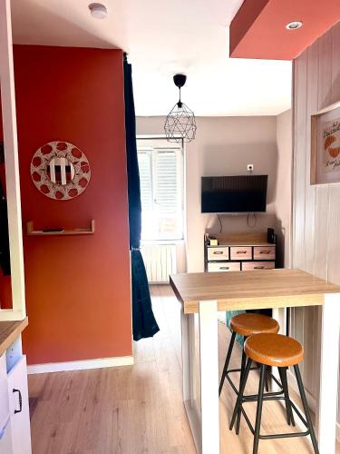 Ploermel Apartment | Cozy studio - Ploërmel city center - Wi-Fi et parking