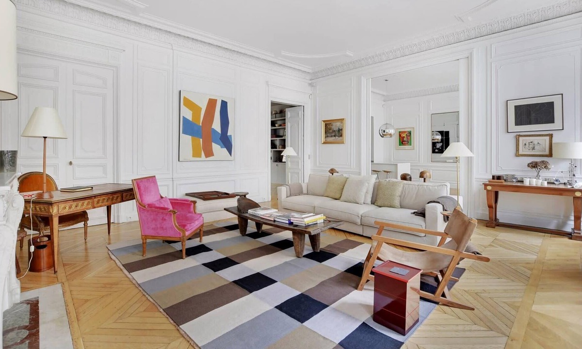 9th Arrondissement Apartment | D'aumale I Spacious 3 Bedroom Apartment in the 9th