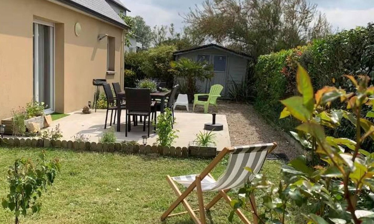 Saint-Germain-sur-Ay Cottage | Detached house in Saint-Germain-sur-Ay with private garden