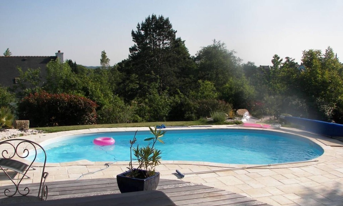 Quistinic House | Detached house with heated pool