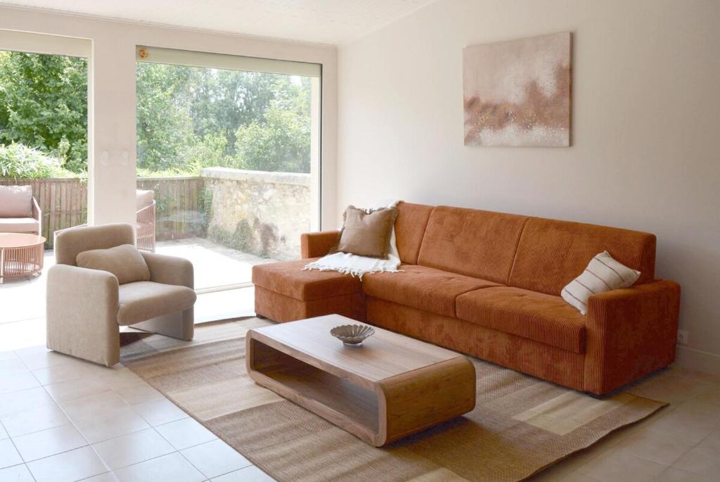 Auneau Villa | Docatange