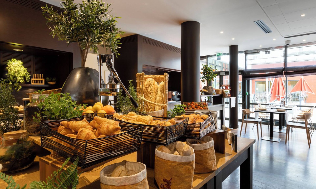 Republique–Point-du-Jour Hotel | Doubletree By Hilton Paris Boulogne