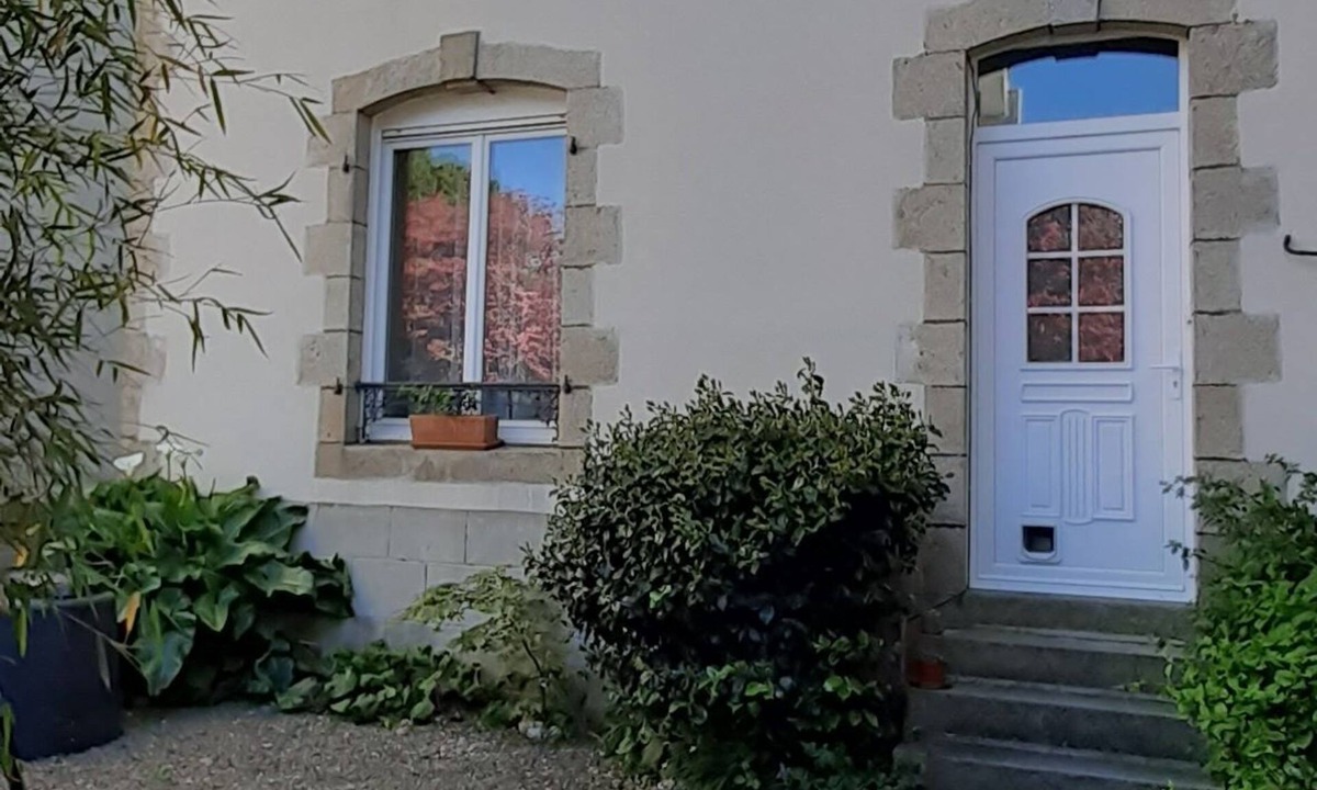 Saint-Pol-de-Leon House | Downtown house near the sea with friendly cat