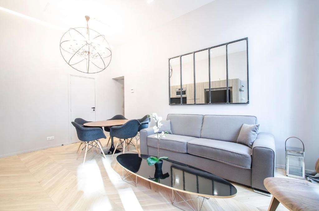 Gaillon Apartment | Dreamyflat - Apartment Opera 1