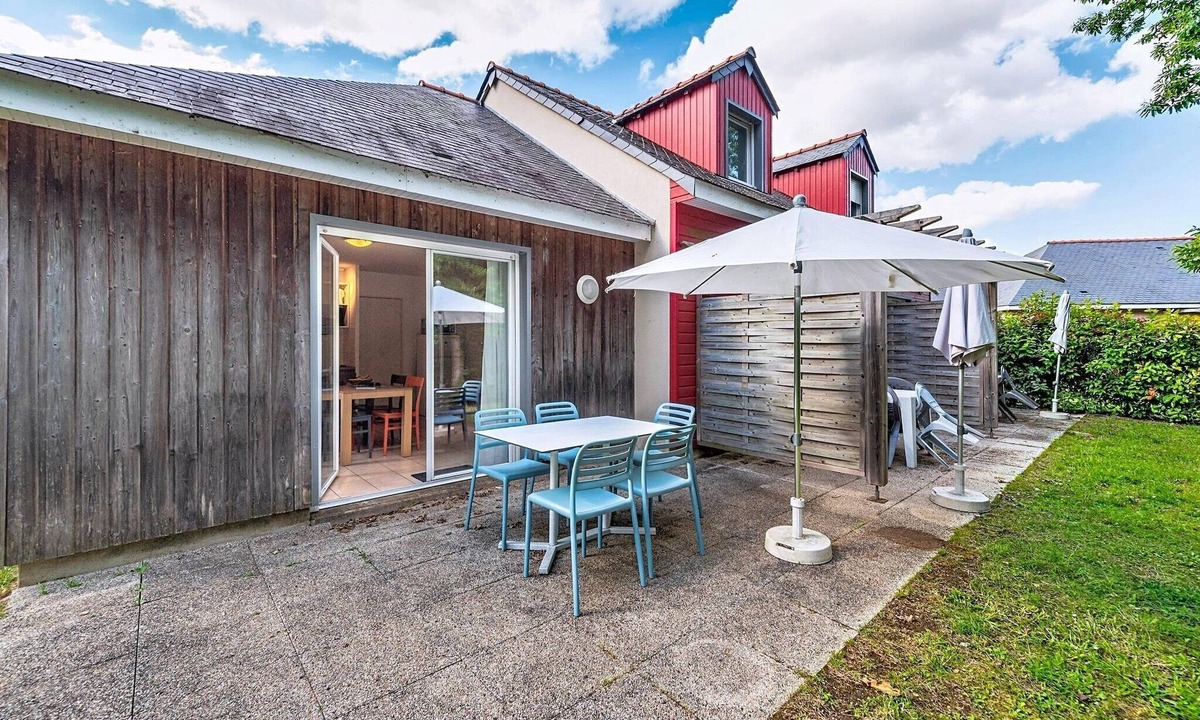 Saumur Cottage | Duplex Cottage with Pool for 4