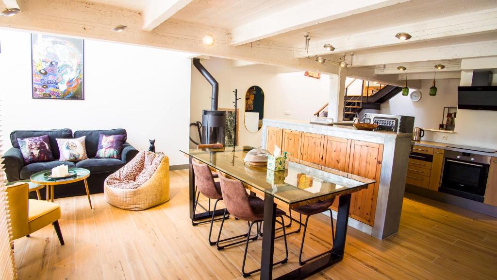 Lehon Apartment | Duplex Klimtea avec jardin et cadre verdoyant