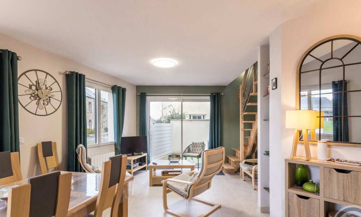 Saint-Vaast-la-Hougue Cottage | Elegant Modern House in St Vaast la Hougue