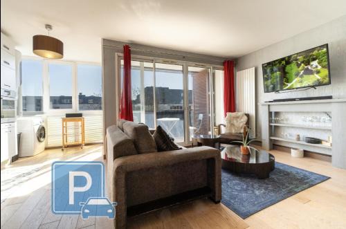 Bourg-l'Eveque Apartment | Emplacement idéal, Garage privé, Lumineux