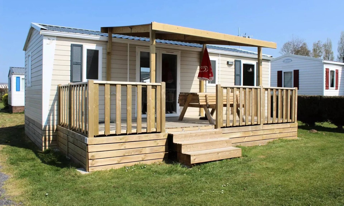 Balleroy House | Eva 33 Mobile Home: 3 bedrooms - 33 m² + semi-covered terrace, sleeps 6