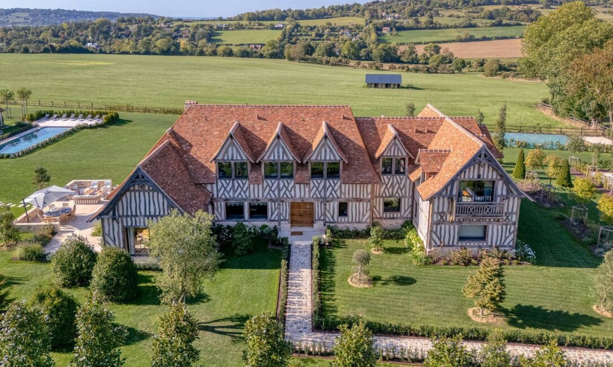 Englesqueville-en-Auge Villa | Exceptional property, Panoramic countryside view, 10mn from Deauville