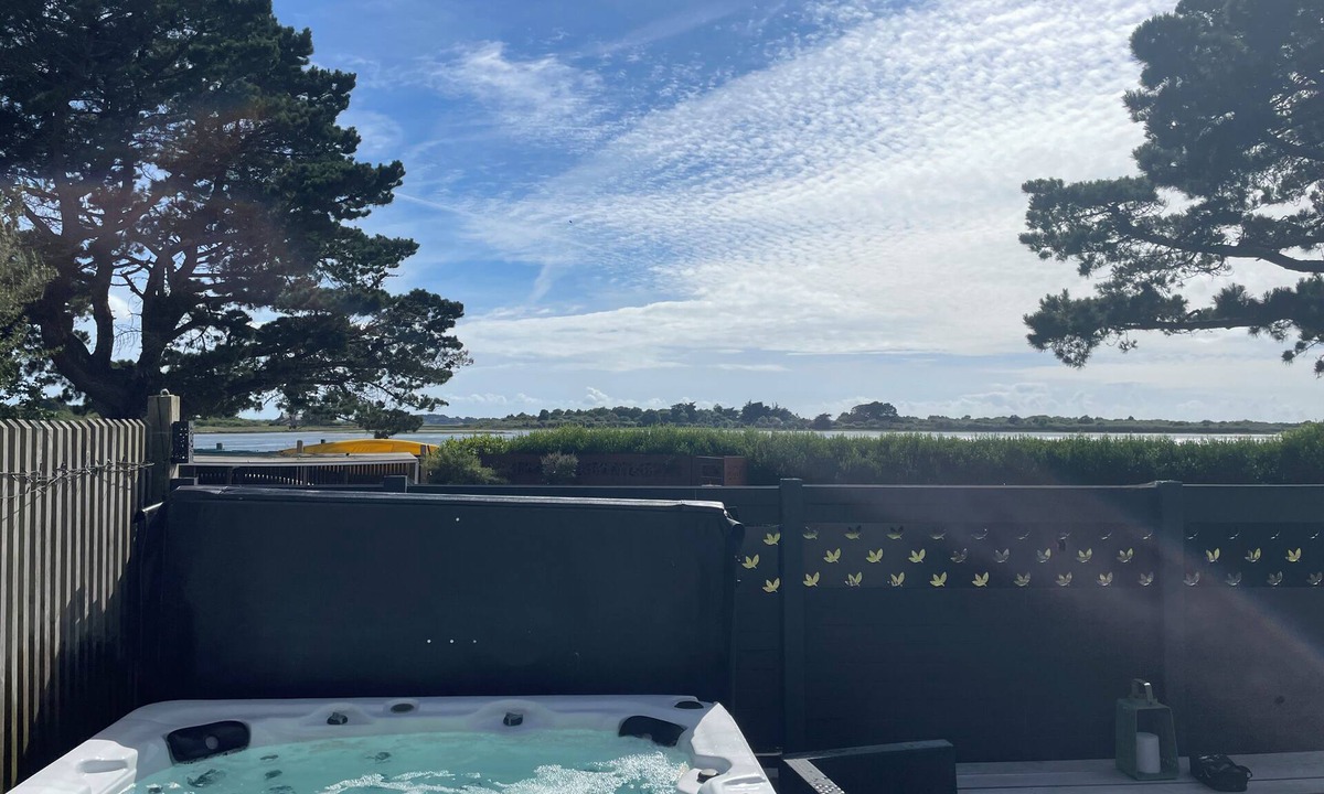 Morbihan House | Exceptional seaside home on the Gulf of Morbihan. Pets welcome!