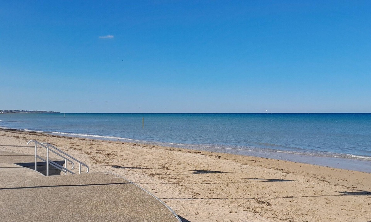 Bernieres-sur-Mer Apartment | F2 300 meters from the beach, all shops nearby.