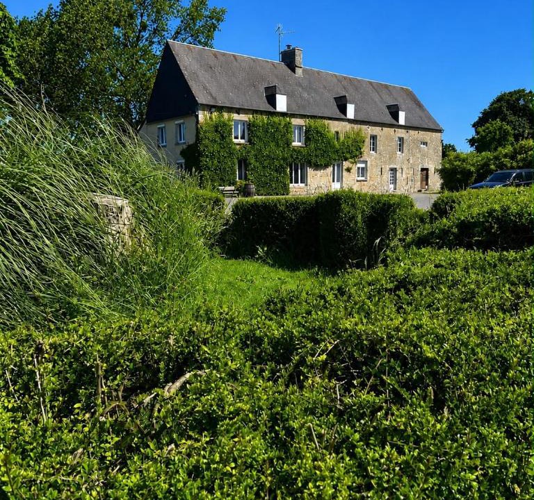 Montsenelle Bed & Breakfast | Ferme La Hougue B&B