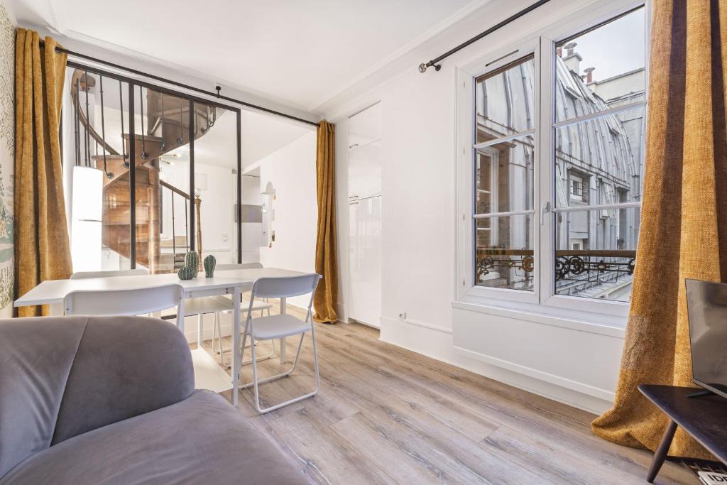 Quartier de la Folie-Mericourt Apartment | Fuji