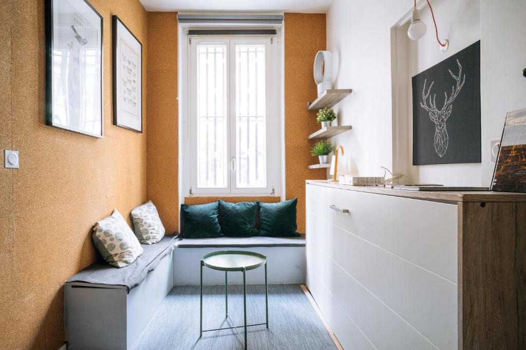 Parc-de-Montsouris Apartment | Functional Studio In Paris