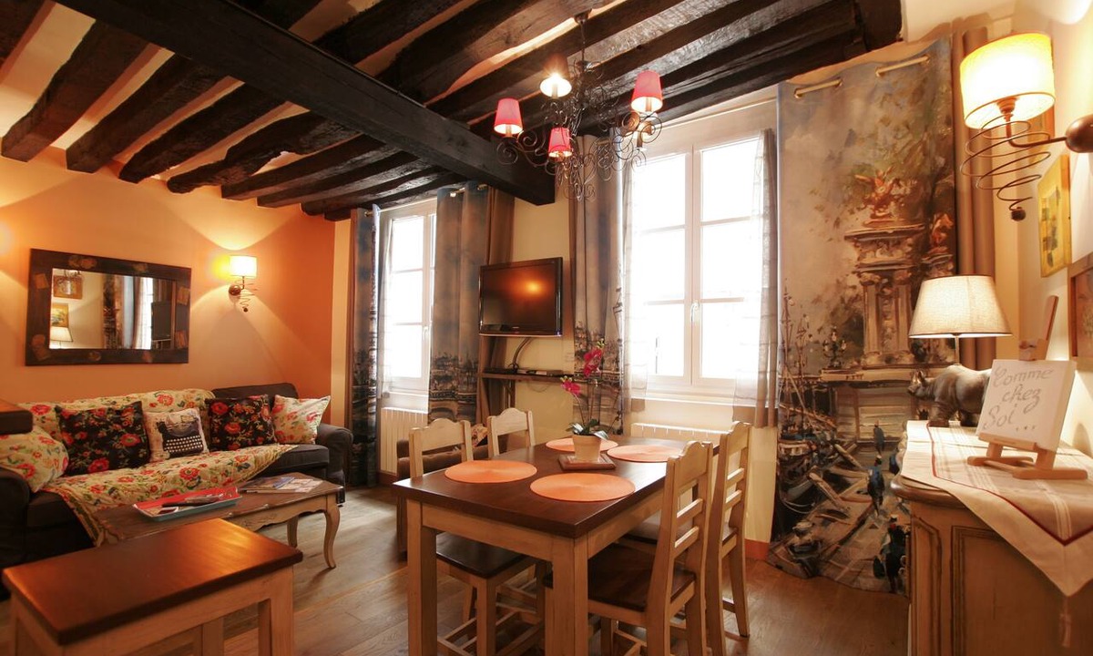 Quartier de la Monnaie Apartment | Furnished apartment, 2 rooms, Paris Latin Quarter