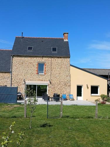 Saint-Broladre House | Gîte de Rouger avec SPA intérieur privatif