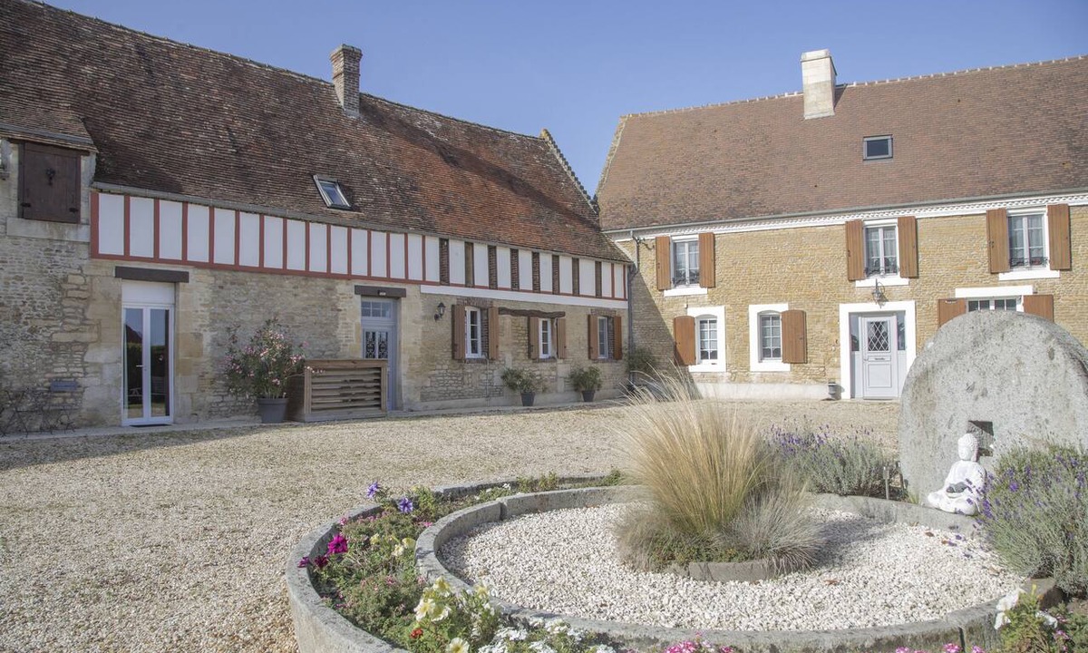 Saint-Wambert-des-Trois-Vallees Other | Gîte de Vernelle - Former Pays d'Auge cheese dairy