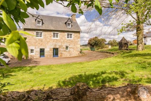 Saint-Laurent-de-Terregatte House | Gîte G1224