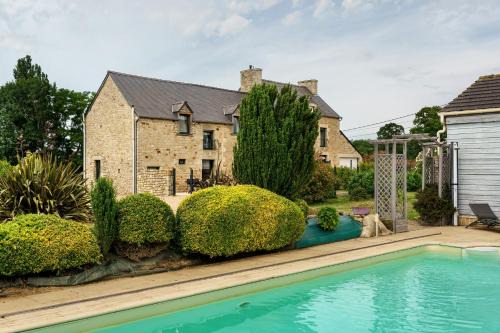 Trebedan House | Gîte Les Hortensias avec Piscine
