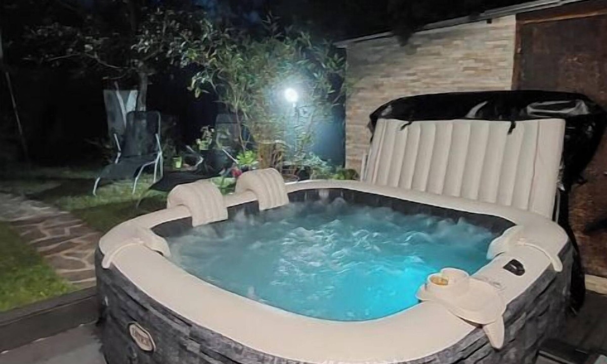 La Verriere Ski Chalet | Garden studio sqy Versailles gk15 greenappart