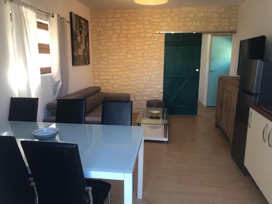 Le Molay-Littry House | Gite 10 personnes another brick party