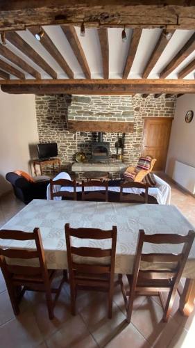 Sainte-Marie-Outre-l'Eau House | Gite de la vallée de la Vire pour 6 à 8 personnes proche l'A84