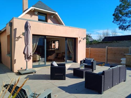 Saint-Martin de Brehal House | GITE LE SERPOLET BORD DE MER