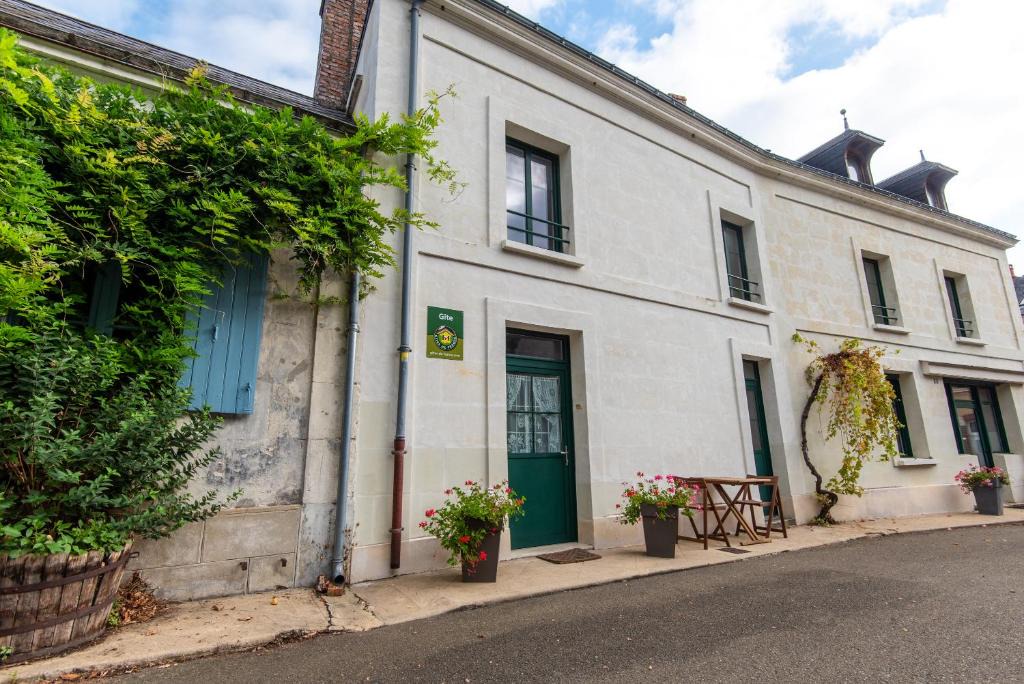 Montreuil-le-Henri Apartment | gite montreuil le henri 2 pers