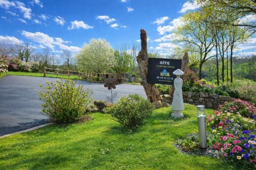 Montpinchon House | Gite rural centre Manche, calme, jardin, parking, 17km des plages