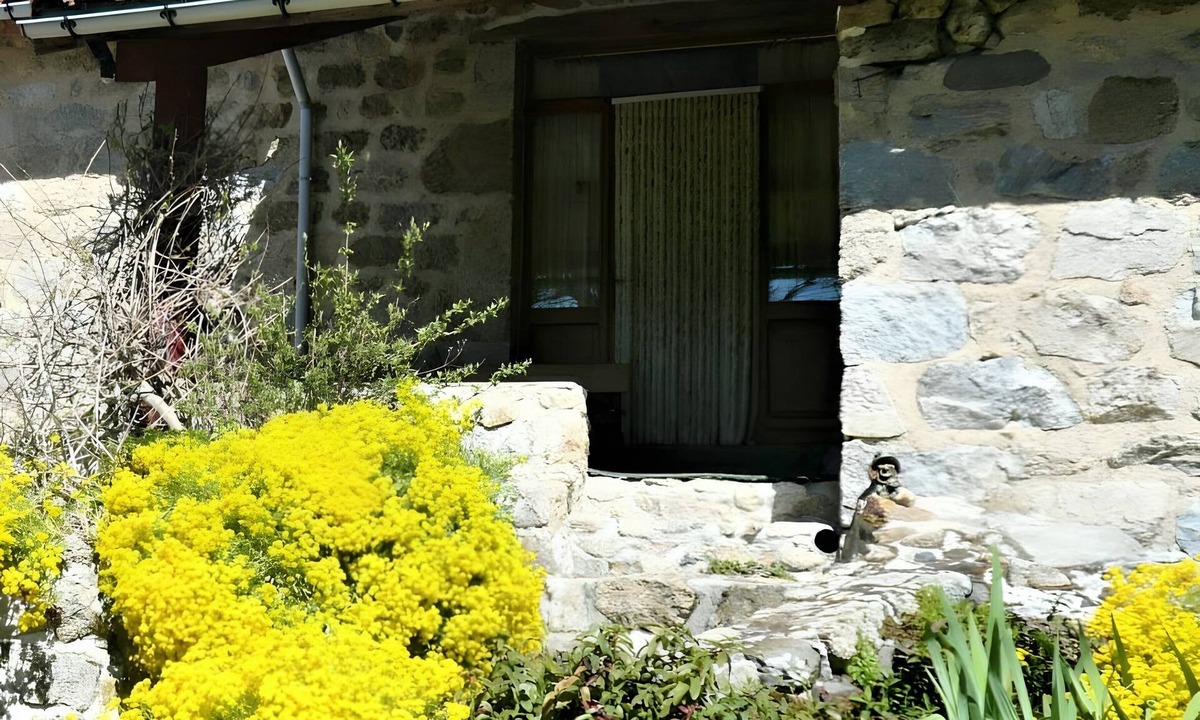 Lafarre House | Gîte "Socabenga" – Source of the Loire