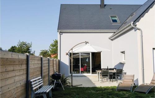 Saint-Germain-sur-Ay House | Gorgeous Home In Saint Germain Sur Ay With Wifi