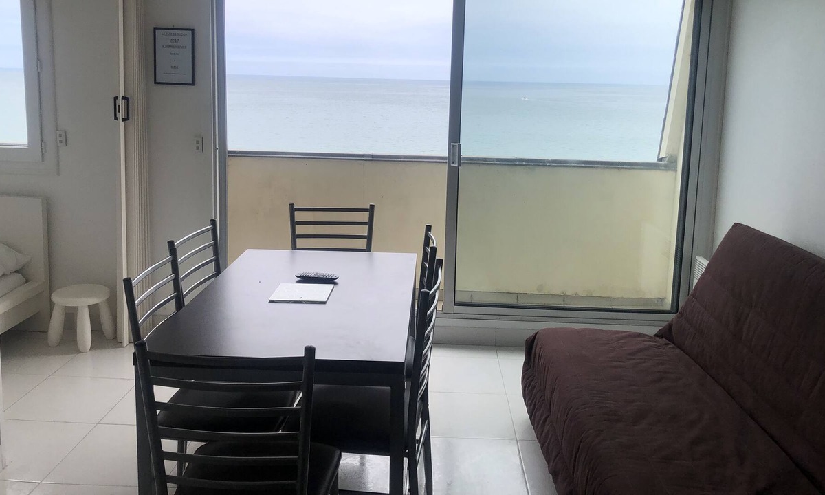 Bernieres-sur-Mer Apartment | Grand F1 La Croisette