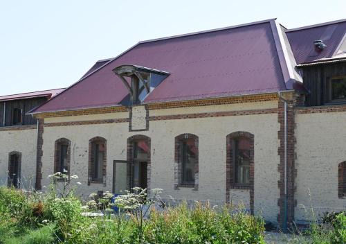 Lamblore Hotel | Grand Jardin - Les grandes et petites suites de la Ferme