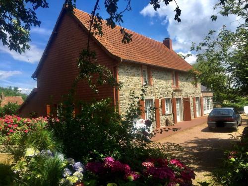 Montsecret-Clairefougere Villa | GRANDE MAISON DE VACANCES SPa