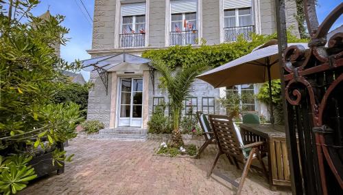 Ver-sur-Mer House | Grande Maison Historique Confortable Climatisée
