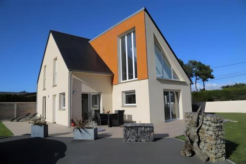 Saint-Germain-sur-Ay Villa | Grande Villa Bord De Mer