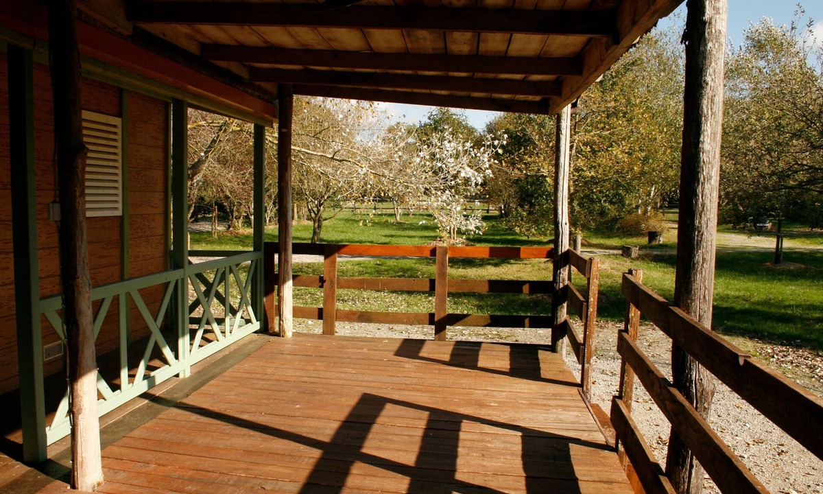 Gourge Ski Chalet | Group accommodation 20 pers. : swimming pool, hall, mini-golf, dining room