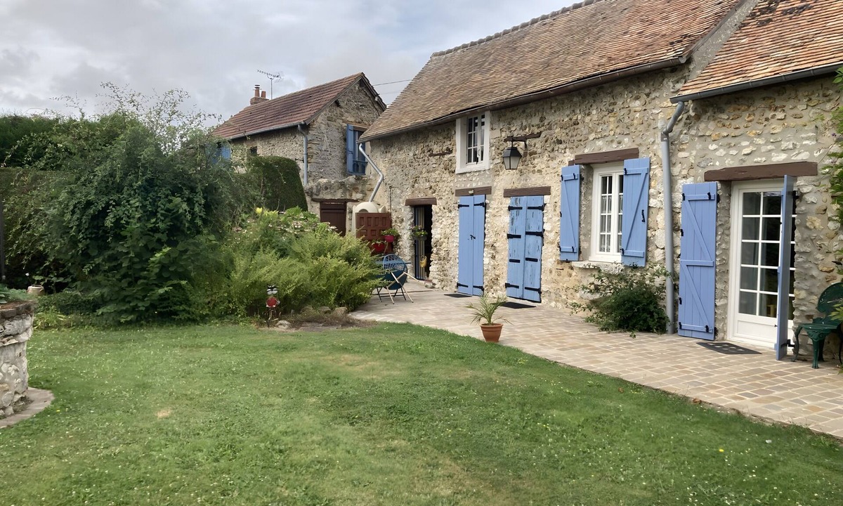 Jeufosse Bed & Breakfast | Guest Room Near Giverny – Private Entrance, Garden View
