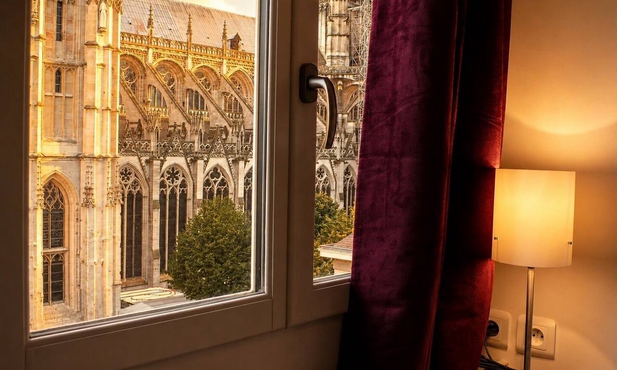 Quartier Vieux Marche-Cathedrale Hotel | Hôtel Cardinal