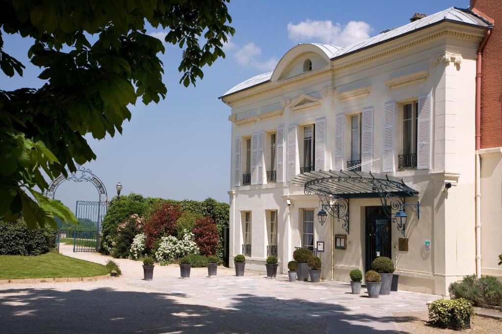 Saint-Germain-en-Laye Hotel | Hôtel Pavillon Henri IV