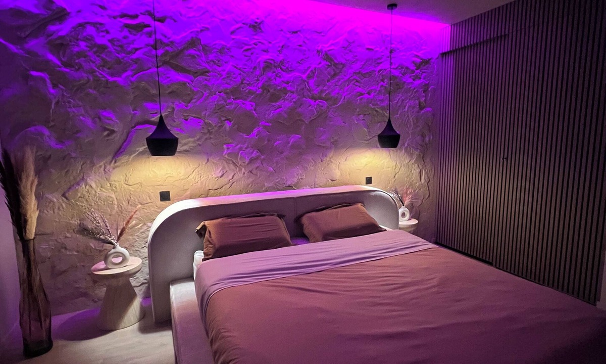 Downtown Angers Apartment | Harmony Room - Romantic Suite with Jacuzzi