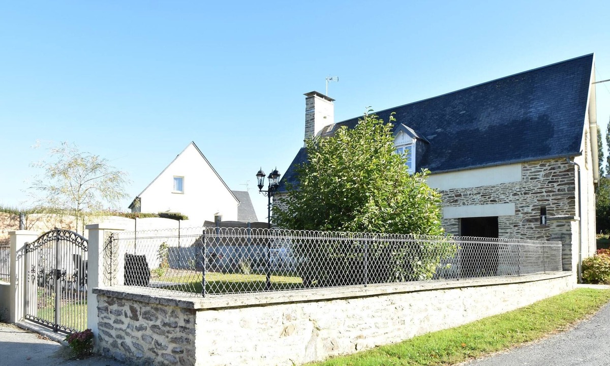 La Barre-de-Semilly House | Holiday Home near Mont Saint-Michel