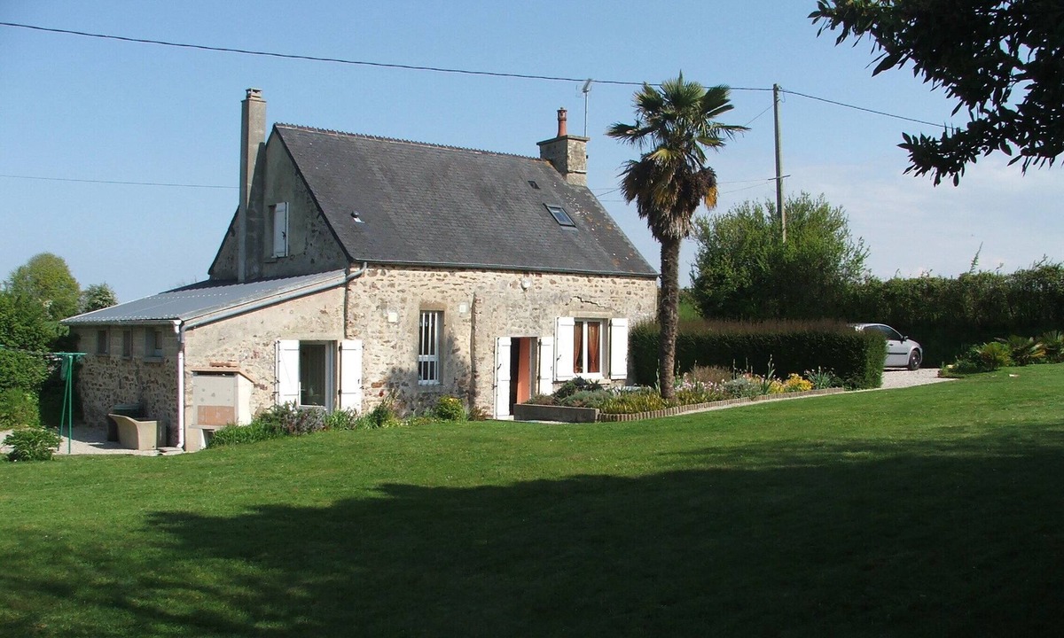 Aumeville-Lestre House | Holiday home 6 people, completely renovated, with green space and parking.