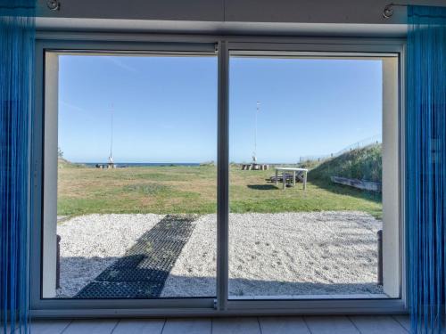 Saint-Laurent-sur-Mer House | Holiday Home Chez Lilo by Interhome