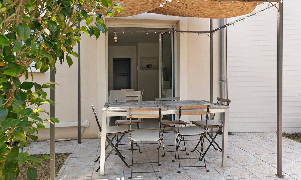 La Turballe House | Holiday Home 'Kerann 1min from the Beach with Private Garden', Private Terrace & Wi-Fi