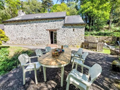 Saint-Glen House | Holiday Home La Meunière by Interhome