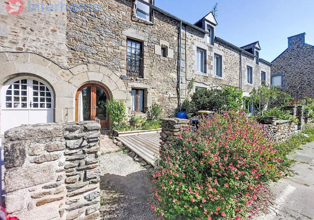 Tresse House | Holiday Home Le bourg tressé by Interhome