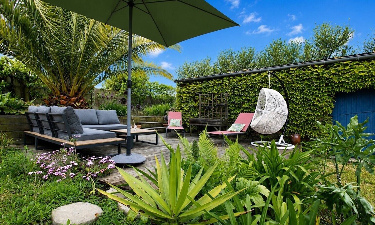 Plouha House | Holiday Home “Le Petit Baigneur” with Private Terrace, Shared Garden & Wi-Fi