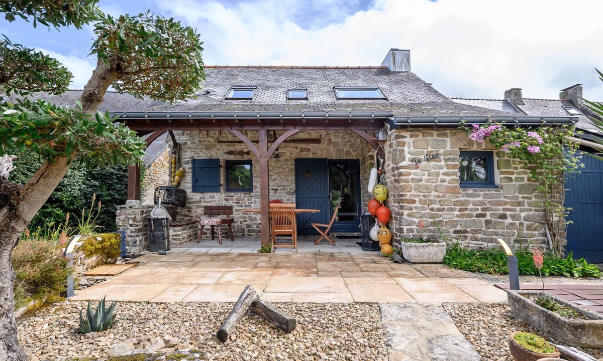 Sarzeau House | Holiday Home 'Maison Ty Bao' with Terrace and Wi-Fi